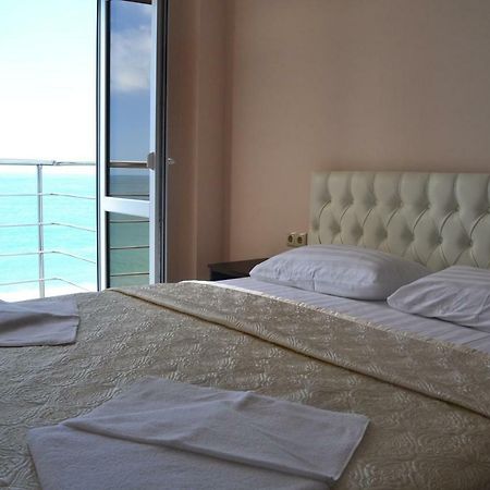 Orchidea Hotel Гагра Екстериор снимка