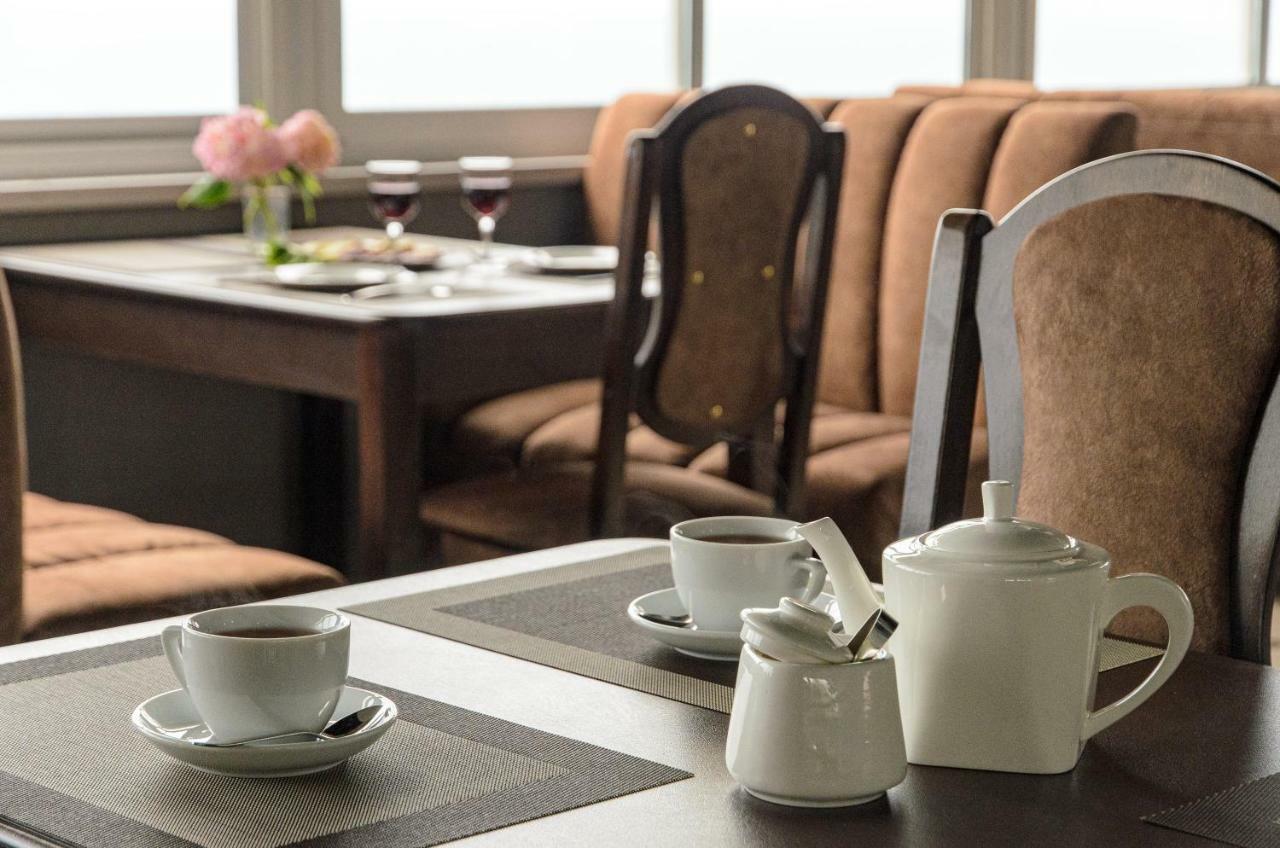 Orchidea Hotel Гагра Екстериор снимка