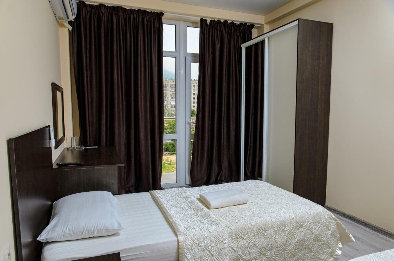 Orchidea Hotel Гагра Екстериор снимка